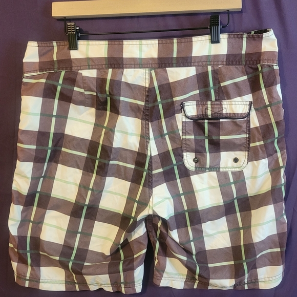 Wesc Plaid Board Shorts for Men. Size L - Picture 4 of 6